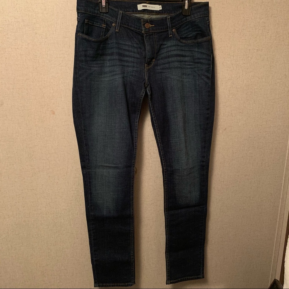 Women’s Levi’s skinny jeans 11